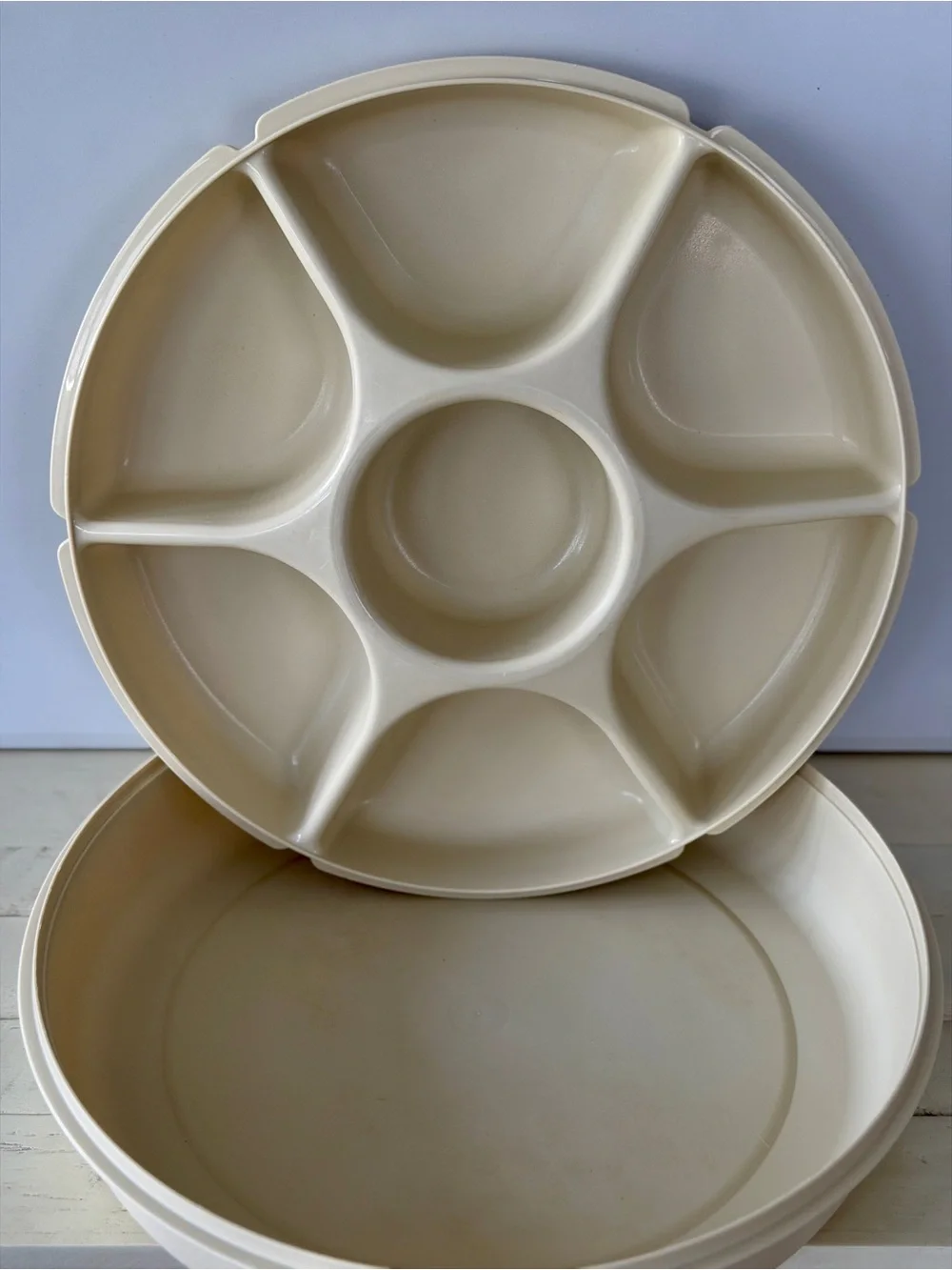 Vintage Tupperware #1666-3 Almond Divided Serving Tray with Lid